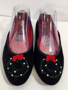 Vintage 90s Christmas Shoes CHILIS Black Velvet Wreath Flats 8M Holiday Kitsch